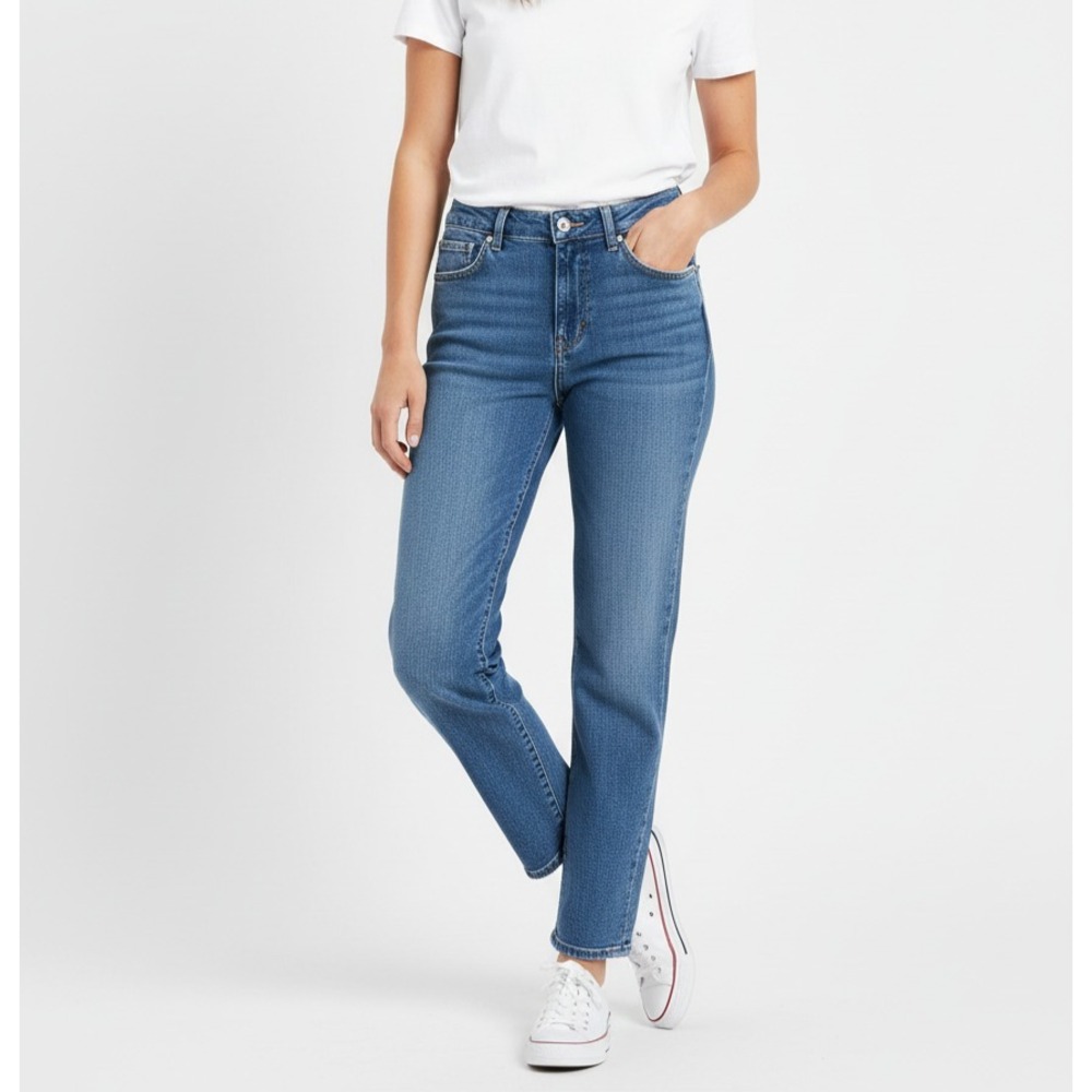 BDG High-Rise Straight Jeans in Medium Blue Wash